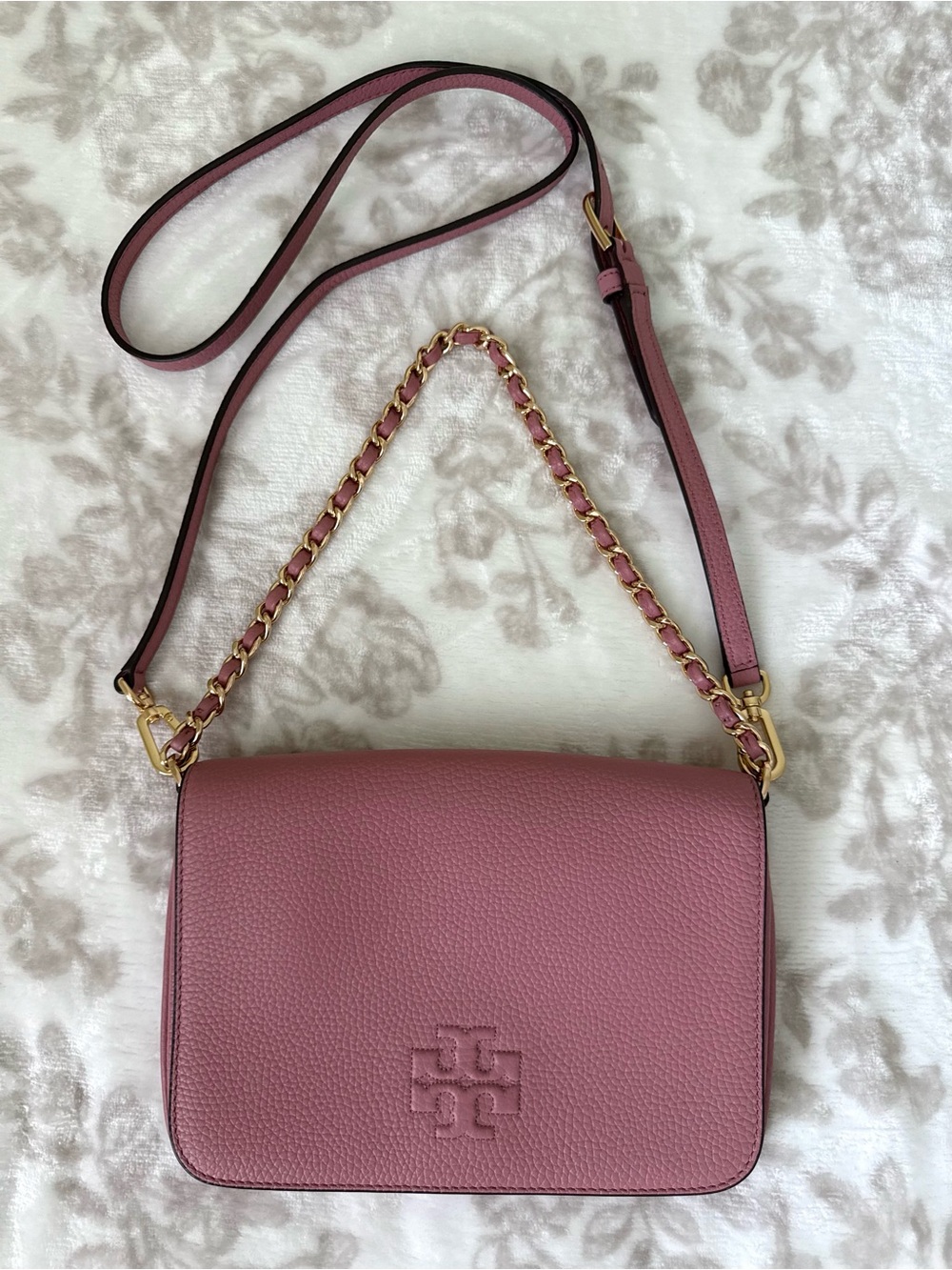 Tory Burch Dusty Rose Pebbled Leather Thea Clutch Crossbody Bag with Gold Chain